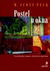 Postel u okna 